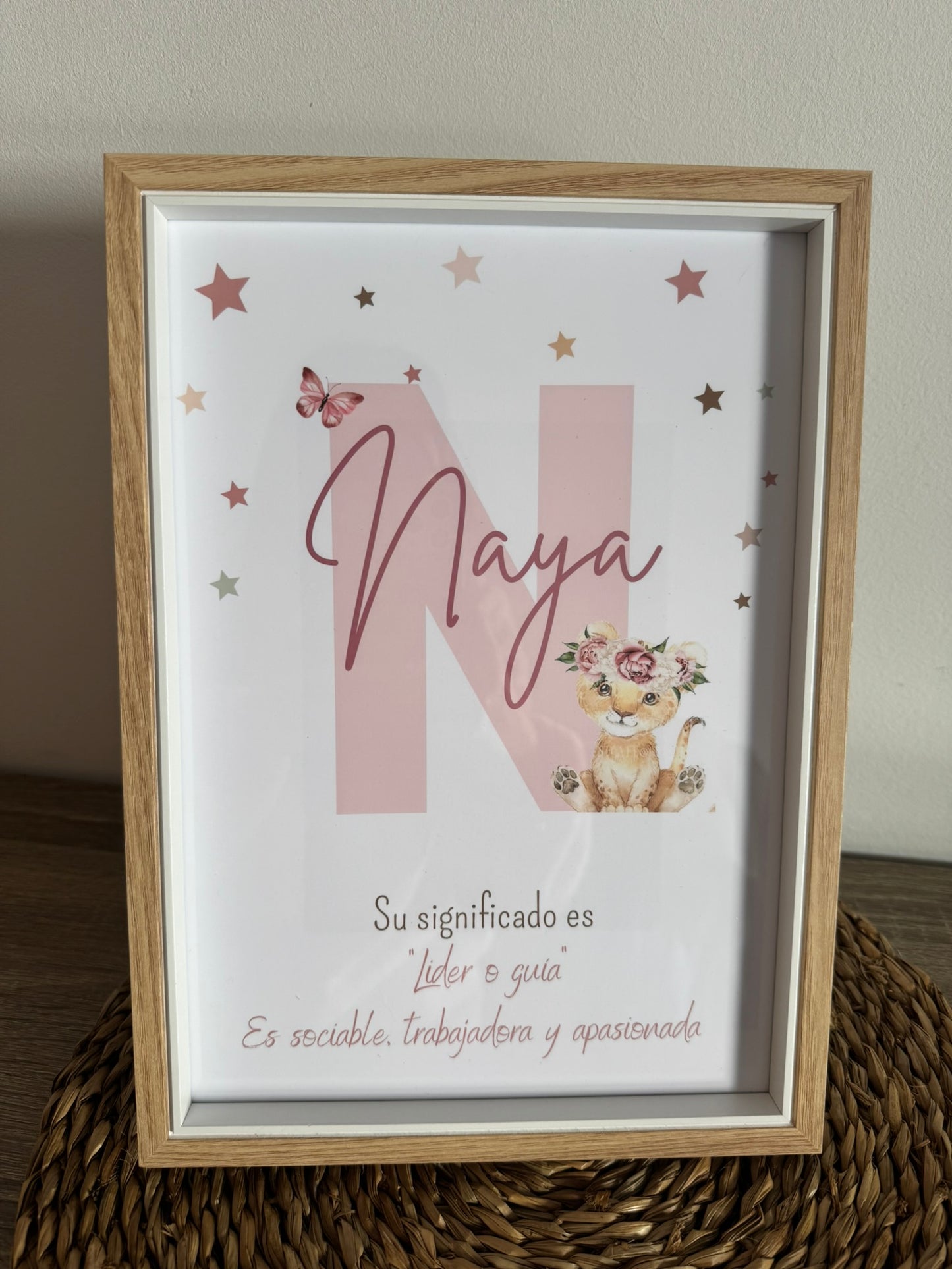 Lámina inicial significado "Leoncita rosa"